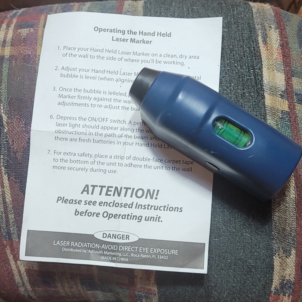 HAND HELD LASER MARKER W/ HORIZONTAL LEVEL